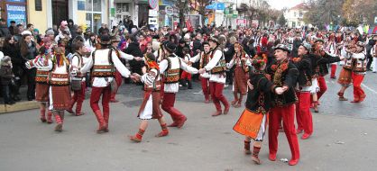 Массовое исполнение танца «коломыйки»