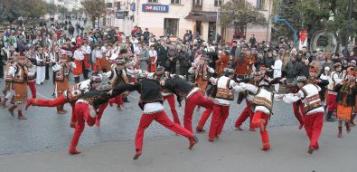 Массовое исполнение танца «коломыйки»