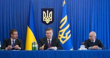 Mikhail Papiev and Viktor Yanukovich