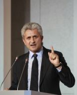 Юрий Збитнев выступает с речью