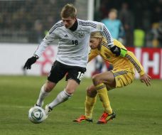 Anatoliy Timoshchuk and Toni Kroos