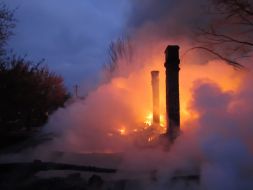 Пожар в жилом доме барачного типа