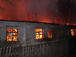 Пожар в жилом доме барачного типа