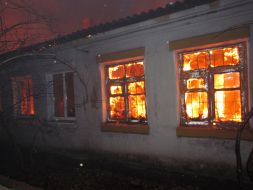 Пожар в жилом доме барачного типа