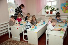 Дети в детском садике