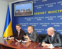 Ларри Кинг на пресс-конференции