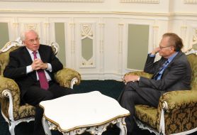 Ларри Кинг и Николай Азаров