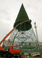 Монтаж головної новорічної ялинки України