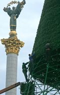 Монтаж головної новорічної ялинки України