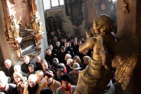 The soldiers at the public liturgy