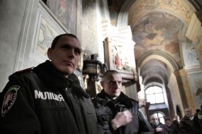 The soldiers at the public liturgy