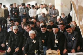 The delegates of convention pray