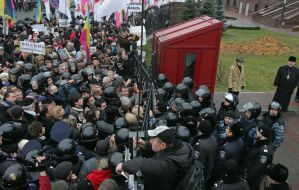 Spetsnaz fighters represent the onslaught Tymoshenko supporters