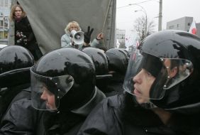Spetsnaz fighters represent the onslaught Tymoshenko supporters
