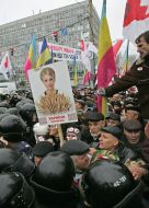 Spetsnaz fighters represent the onslaught Tymoshenko supporters