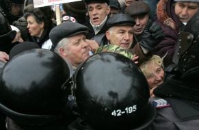 Spetsnaz fighters represent the onslaught Tymoshenko supporters