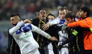 The fight between Yevgeniy Khacheridi and Oleg Gusev