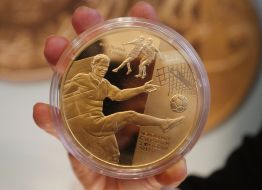 Пам'ятна монета, присвячена Євро-2012