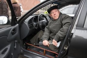 Vasiliy Dzundza after the helm of the car
