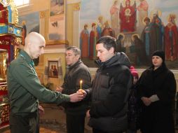 Scouts pass Bethlehem Light