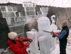 Create ice sculptures Ice-House