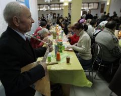 Christmas dinner for homeless and poor