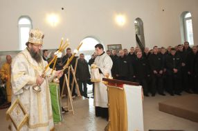 Литургия в храме при Беленьковской исправительной колонии