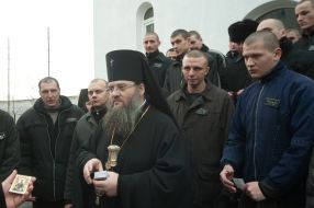 Литургия в храме при Беленьковской исправительной колонии
