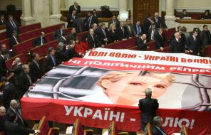 Placard with the portrait of Yuliya Timoshenko