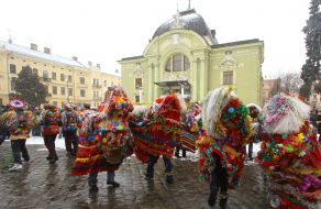 Участники парада Маланок