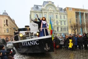Участники парада Маланок