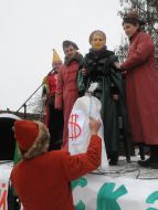 Participants of the theatricalized presentation near Kachanovskaya penitentiary