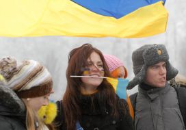 The action "Connect bank of the Dnieper 'human chain!"