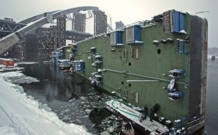 Fallen in the Dnipro floating crane repair by spring