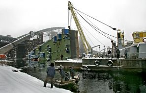 Fallen in the Dnipro floating crane repair by spring