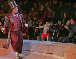 Trainer monkeys Andrey Kalyuzhny