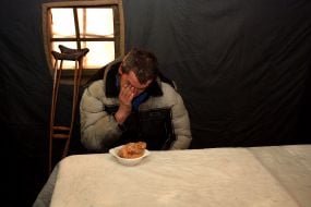 Инвалид в пункте обогрева