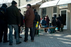 Turn near an eleemosynary dining-room