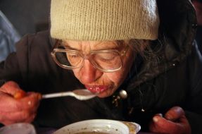 Пожилая женщина