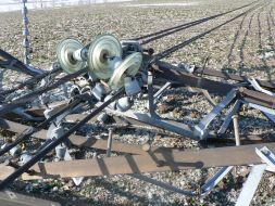 Разобранная опора магистральной линии