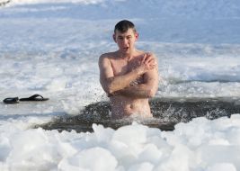 Amateur of the winter swimming