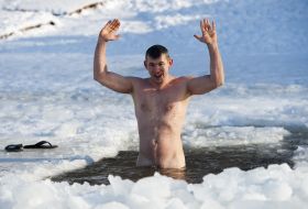 Amateur of the winter swimming