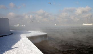 Snow on to the embankment