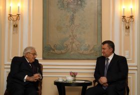 Viktor Yanukovich and Henry Kissinger