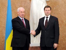 Nikolay  Azarov and Valdis Dombrovskis