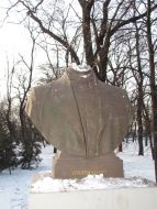Monument to Ivan Michurin broken by vandals