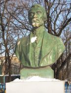 Monument to Belinskiy damaged by vandals