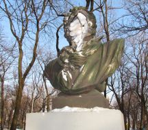 Monument to Aleksandr Pushkin broken by vandals
