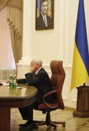 Микола Азаров