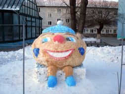 Snow sculpture of Kolobok